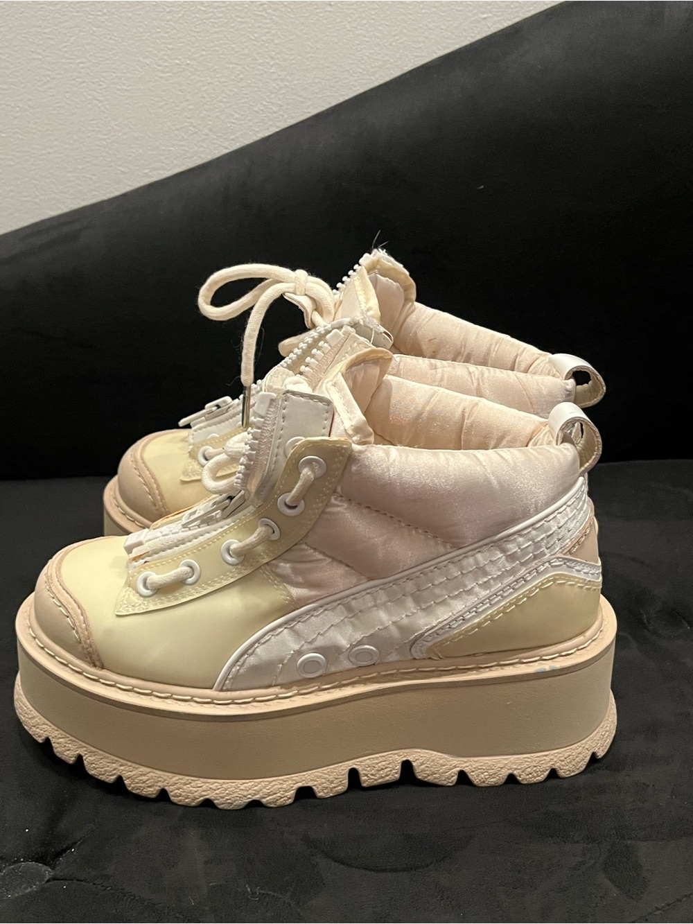 Authentic Fenty rhianna Puma Cream and Light Beige boots with box & velvet case. - Picture 4 of 12